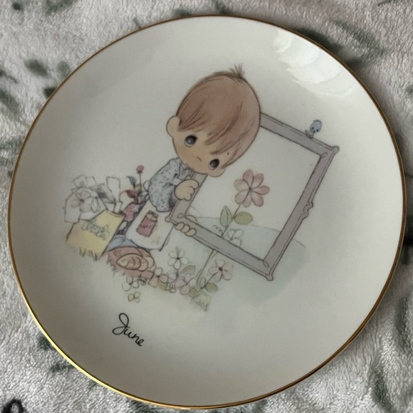 Precious Moments June Plate 1983 - Picture 1 of 3